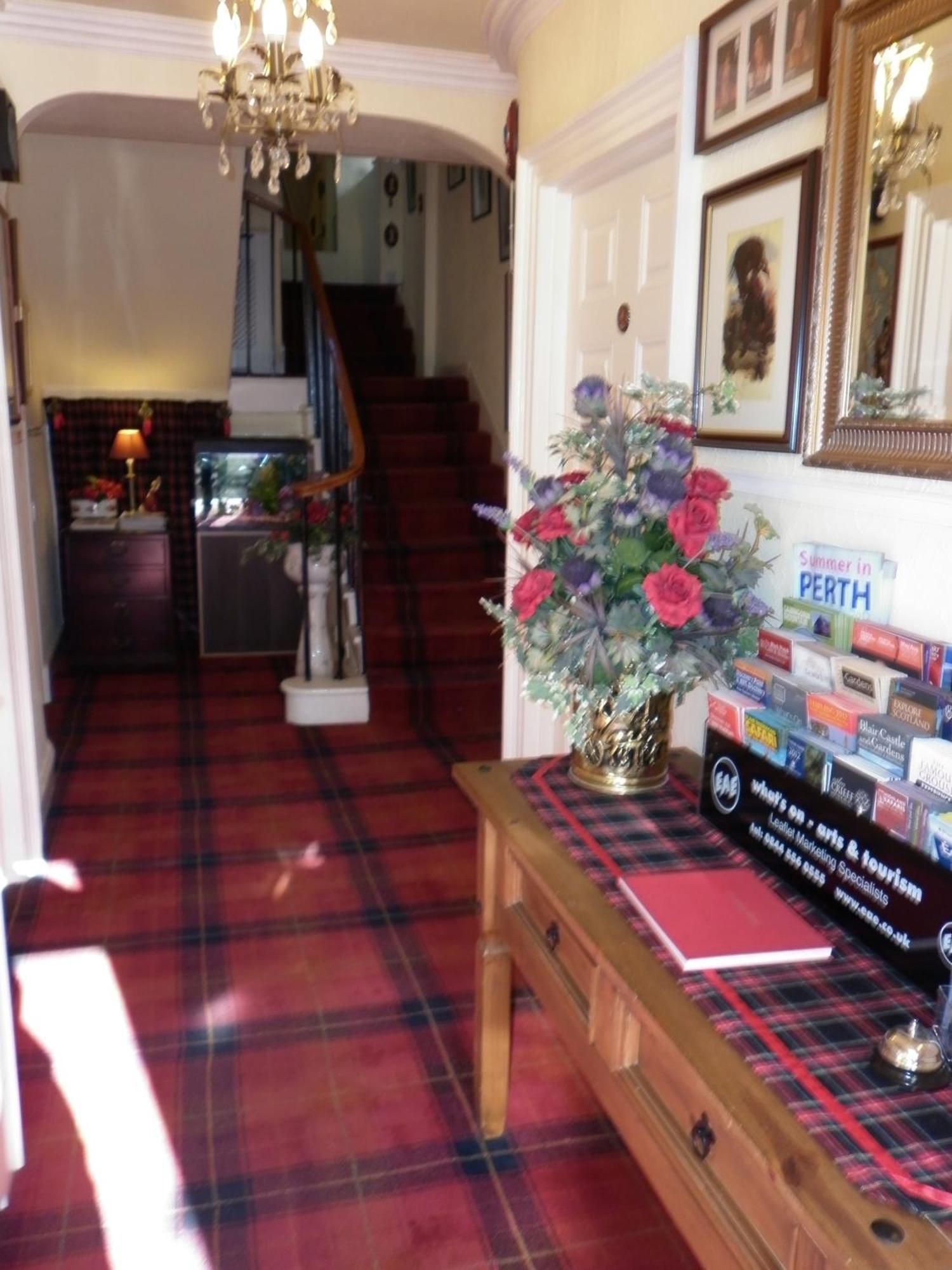 Comelybank Guesthouse Crieff Bagian luar foto