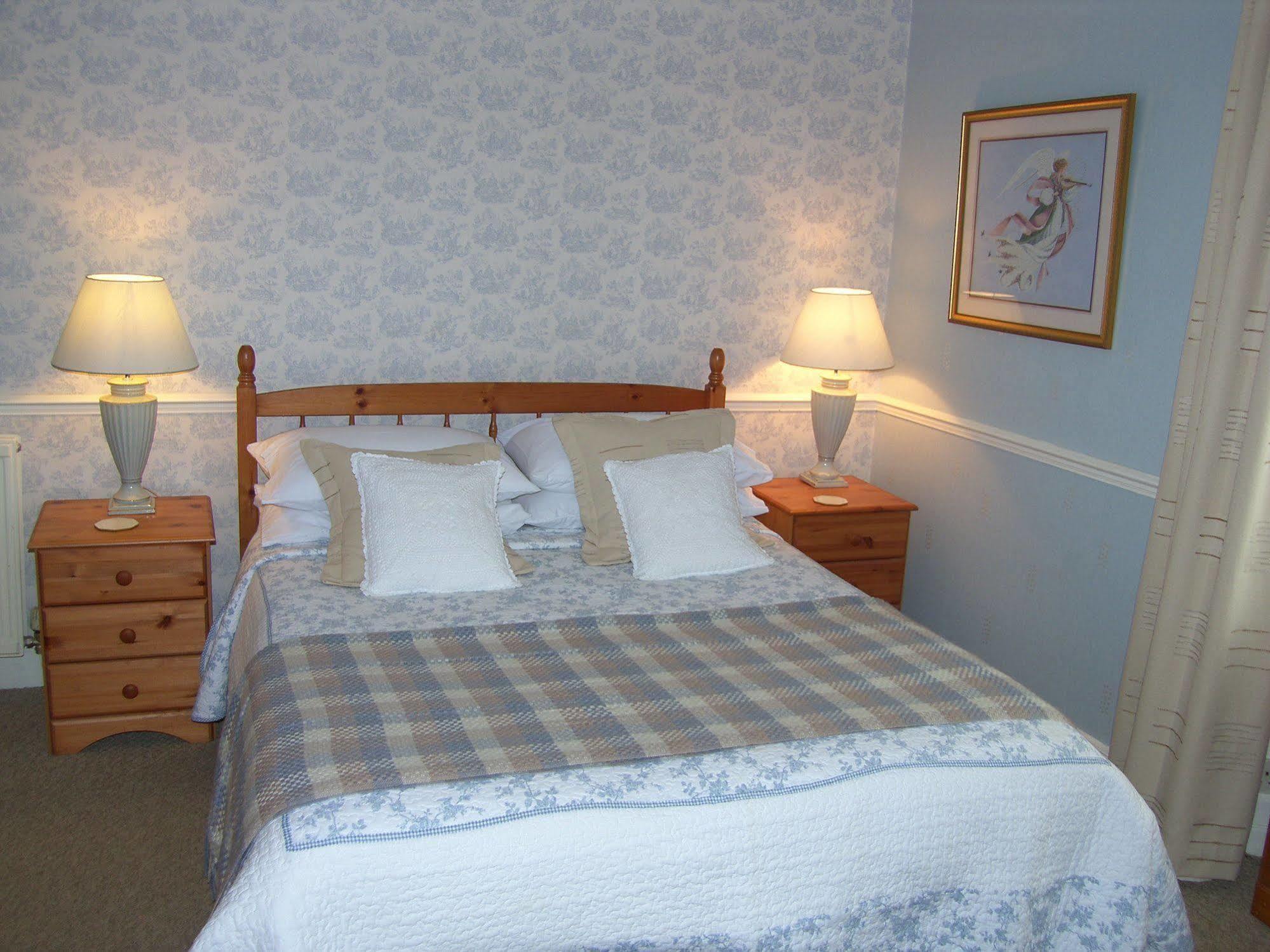 Comelybank Guesthouse Crieff Bagian luar foto